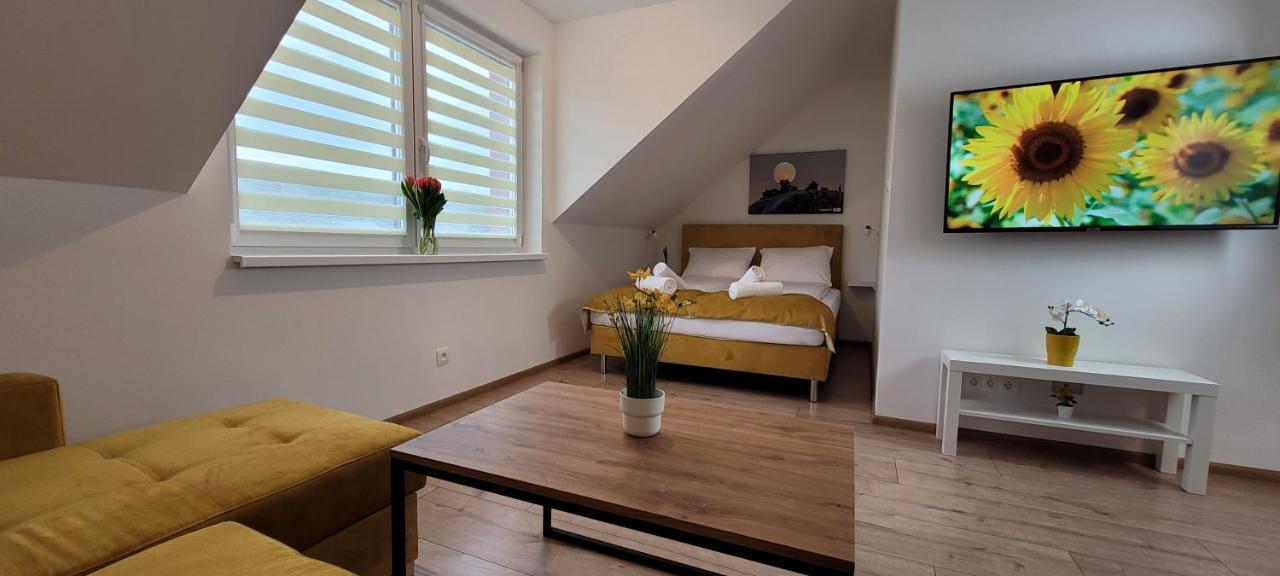 Kolorowe Cieplice - Apartamenty Z Widokiem Na Karkonosze Jelenia Gora Dış mekan fotoğraf