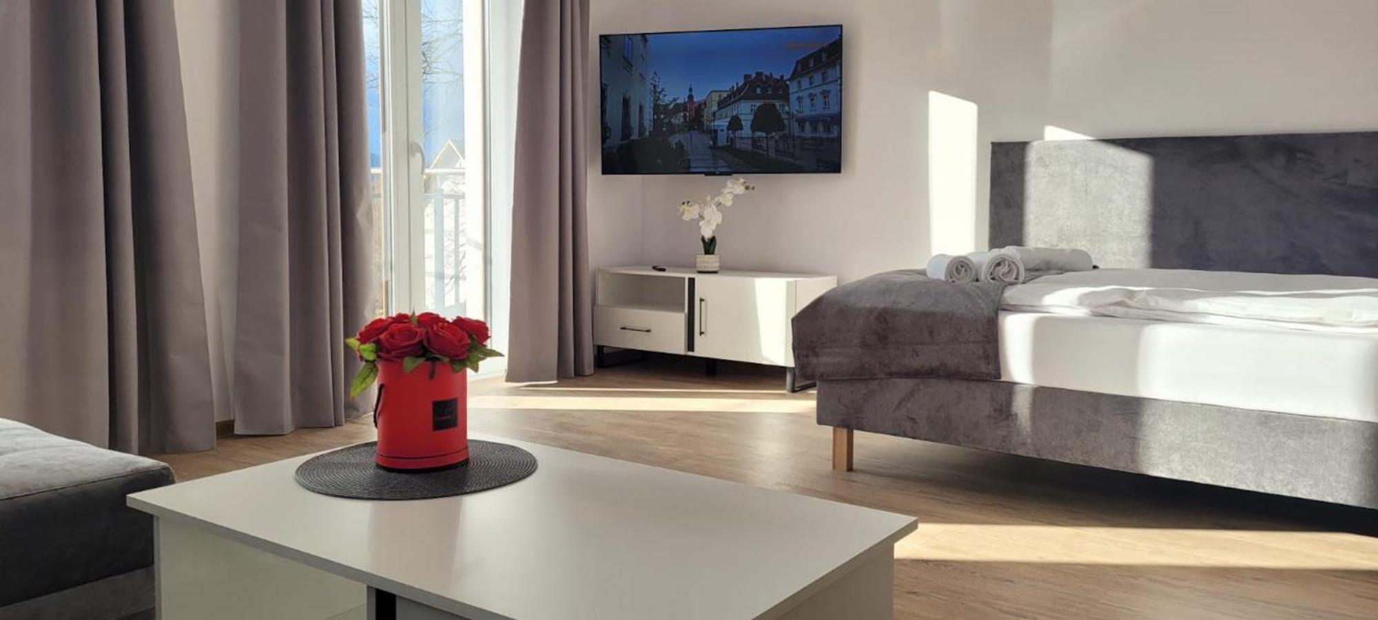 Kolorowe Cieplice - Apartamenty Z Widokiem Na Karkonosze Jelenia Gora Dış mekan fotoğraf